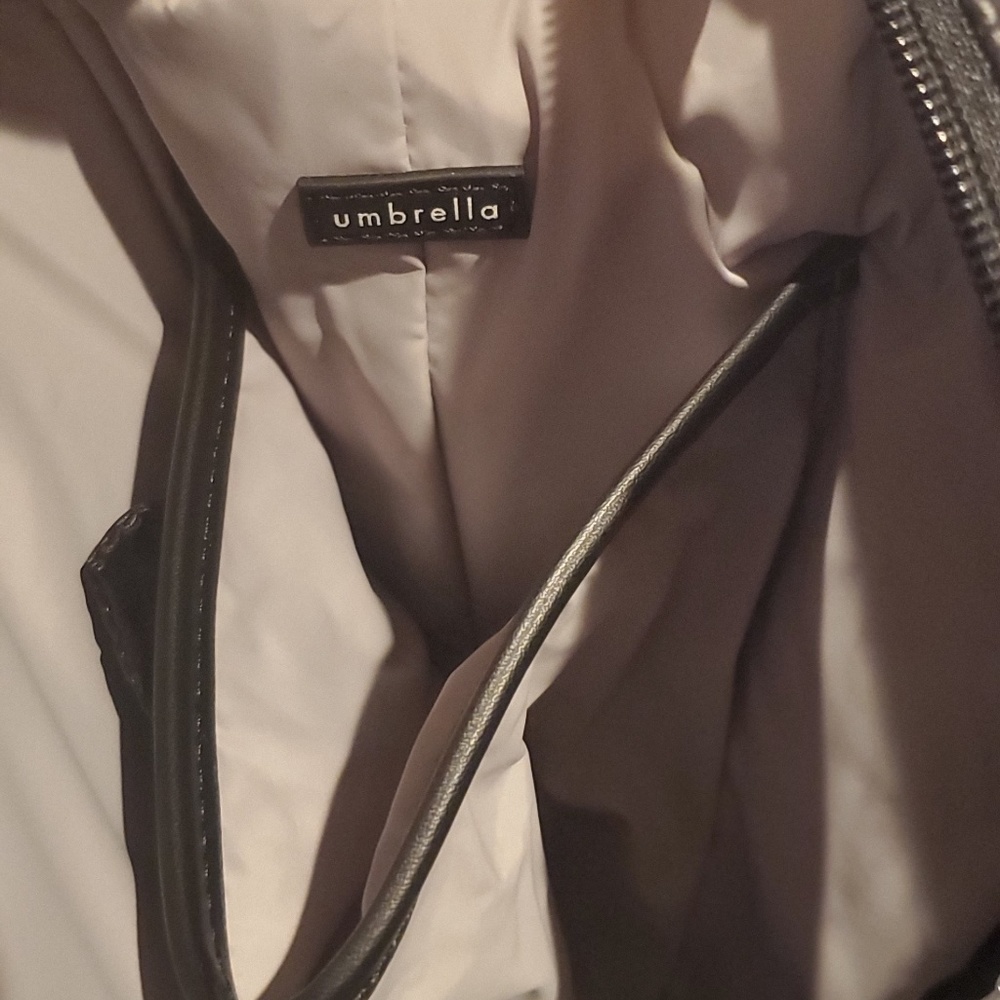 NWT Athleta Cumulus Bag Caraa last one available!! - Picture 5 of 8